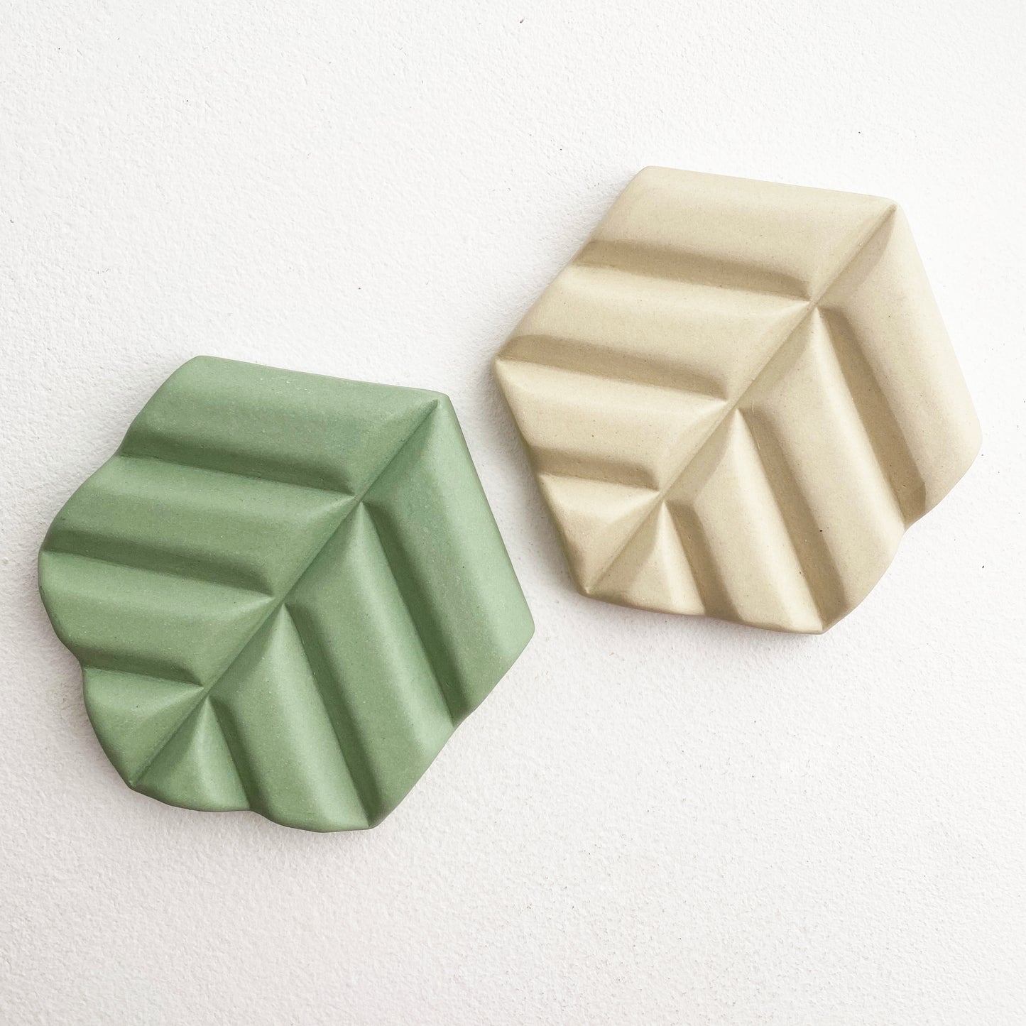 JABONERA DE CERÁMICA HEXAGONAL