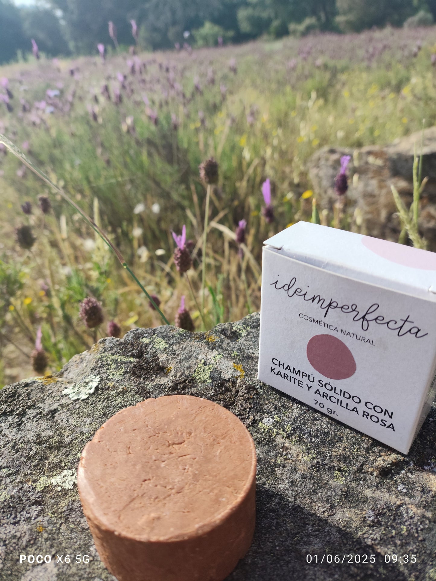 CHAMPÚ SÓLIDO CON KARITE Y ARCILLA ROSA